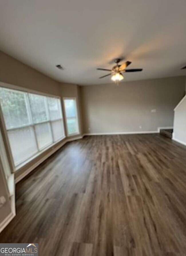 Building Photo - 118 Hidden Lake Cir