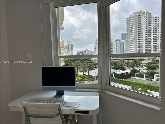 Building Photo - 888 Brickell Key Dr