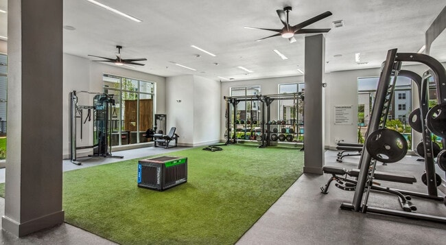 Building Photo - 1301 Leah Ave