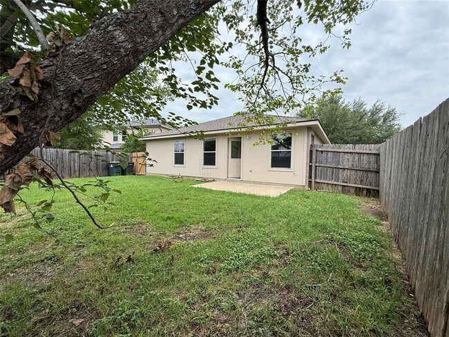 Building Photo - 316 Meadow Park Dr
