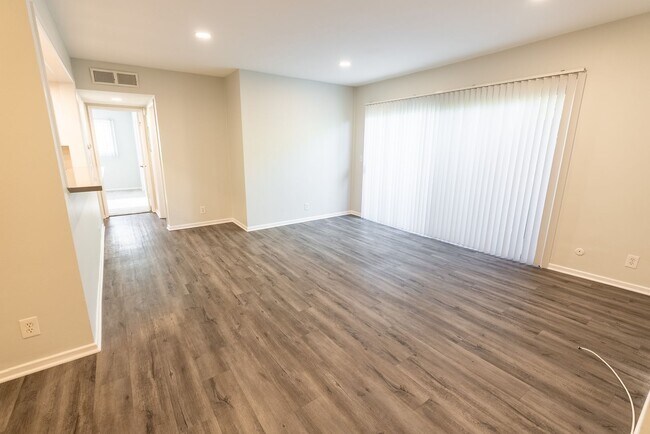 Interior Photo - 312 S. Willaman Drive