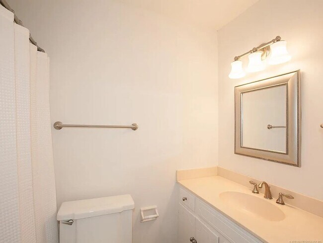 Building Photo - Condo for lease