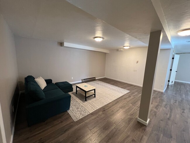 Building Photo - Beautiful 4 bed 3 bath home!
