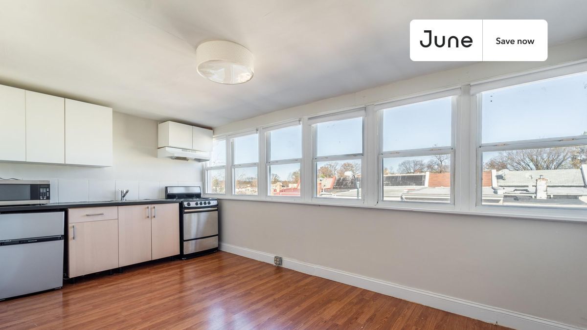 Building Photo - 1443 Parkwood Pl NW