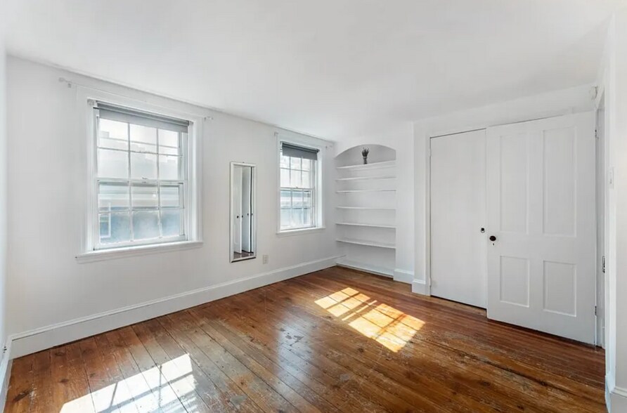 Building Photo - 214 S Bonsall St