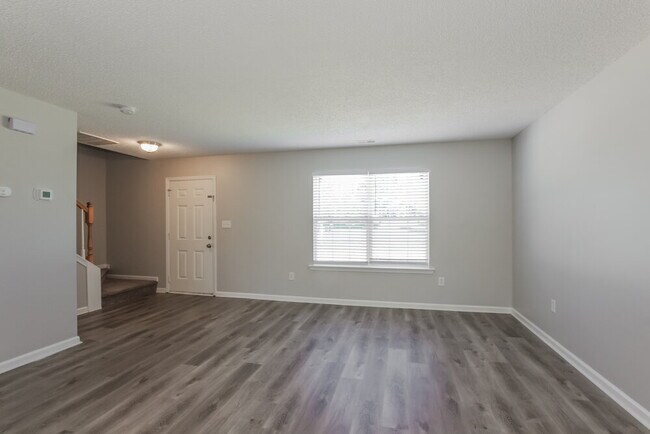 Building Photo - 10125 Illoria Dr