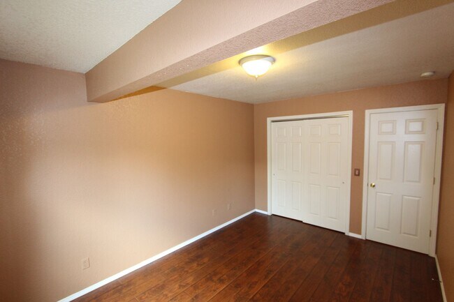 Building Photo - 3026 N Joy Ln