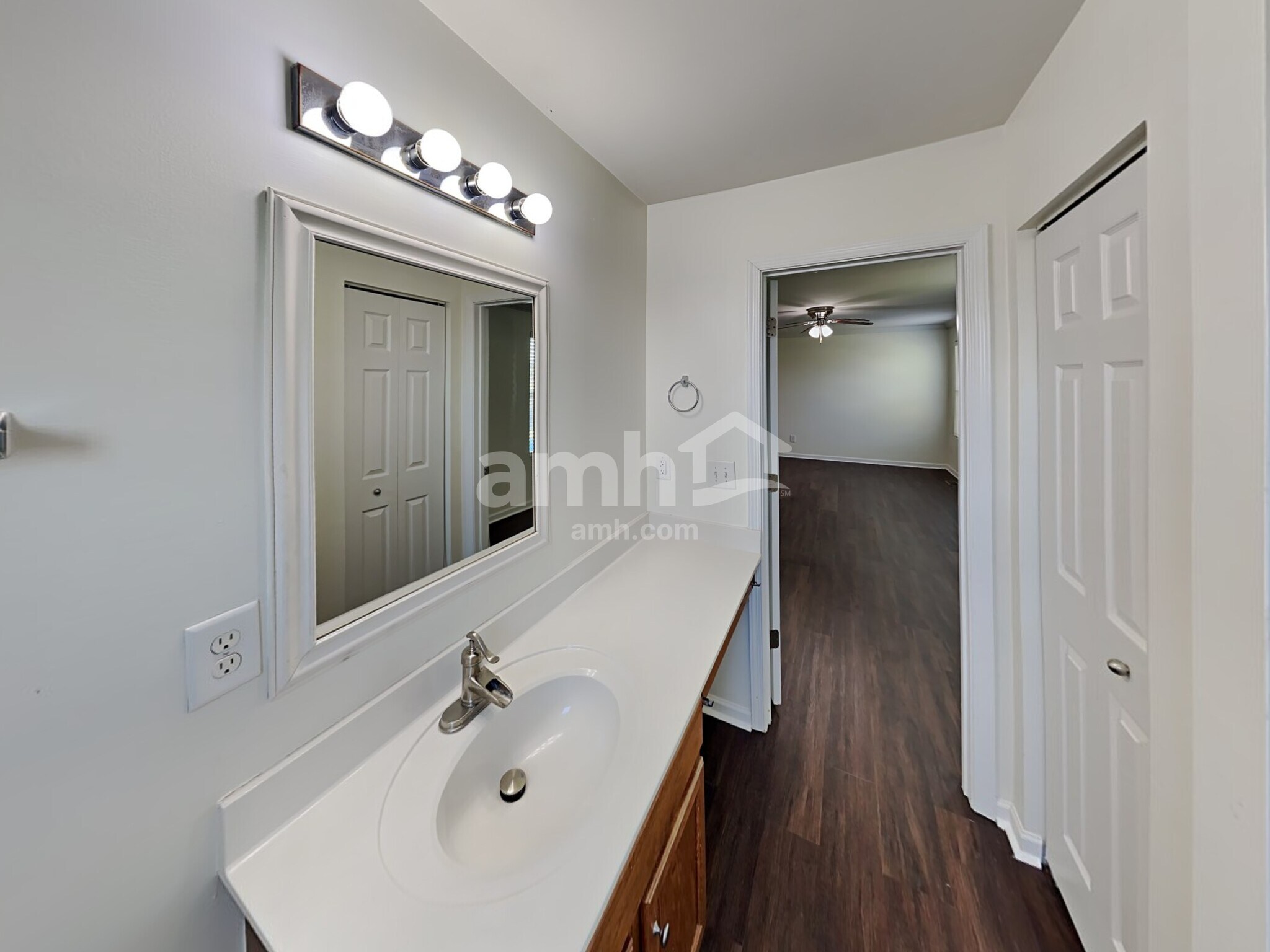 Building Photo - 661 Wolfeboro Ln