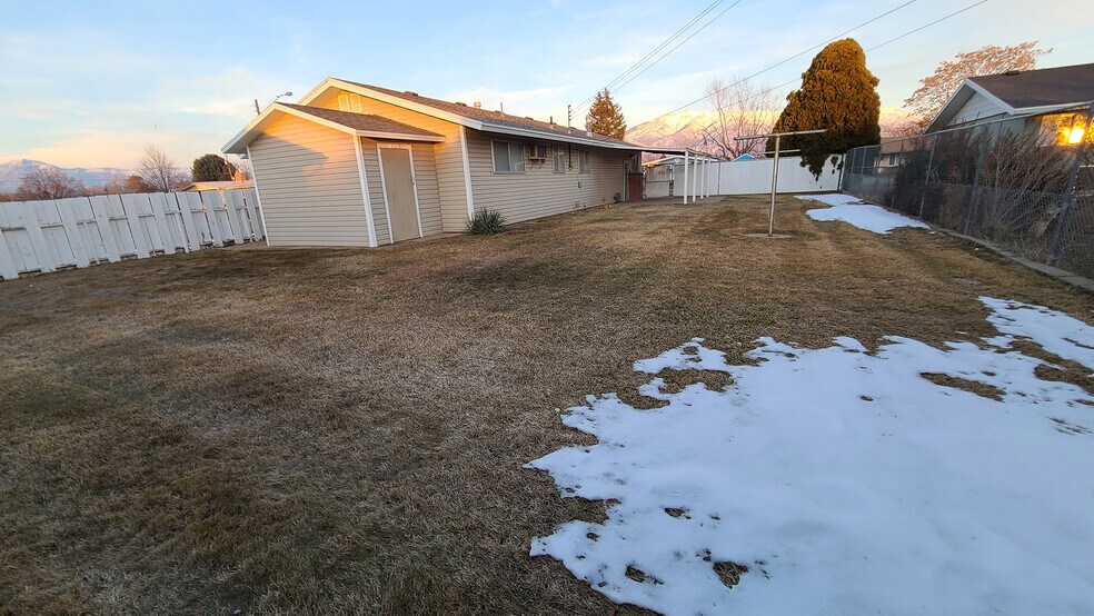 Building Photo - 2049 W 4450 S