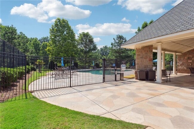 Building Photo - 655 Township Cir