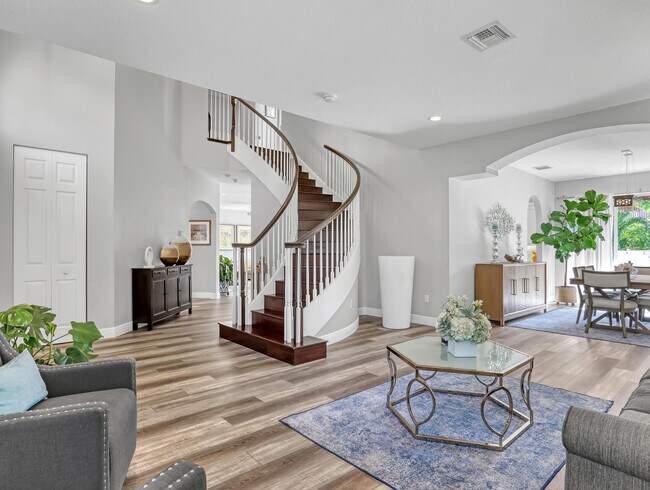 Building Photo - 2227 Ridgewood Cir