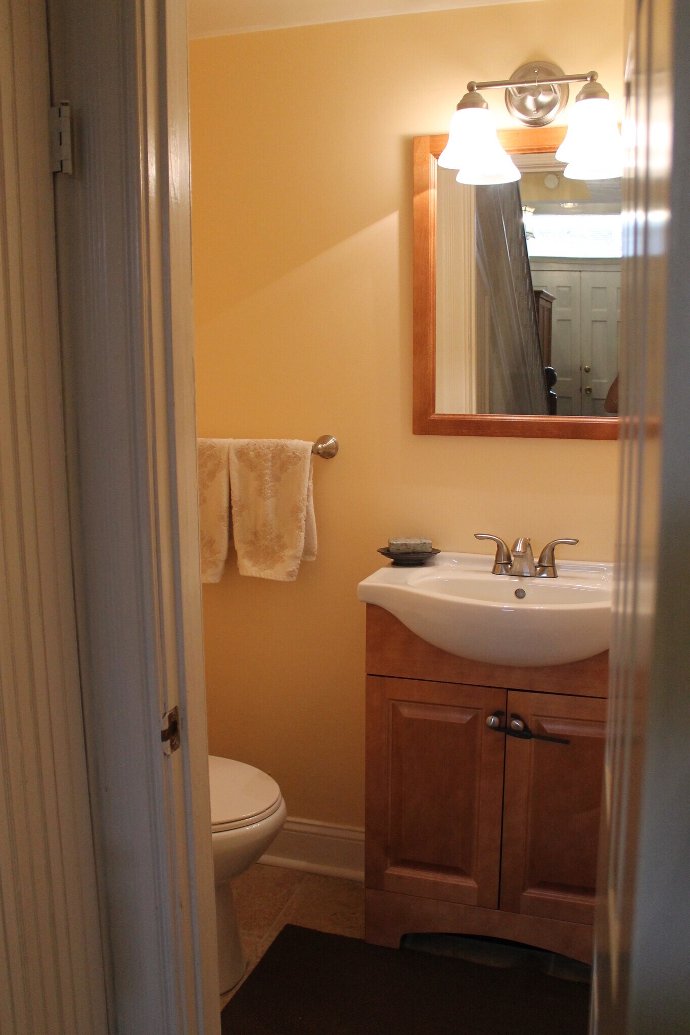 Powder Room - 533 8th Street Northeast