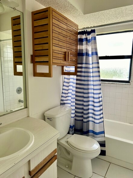 Building Photo - 9149 Shaddock Rd E