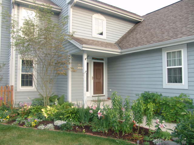 Building Photo - N48W16101 Lone Oak Ln