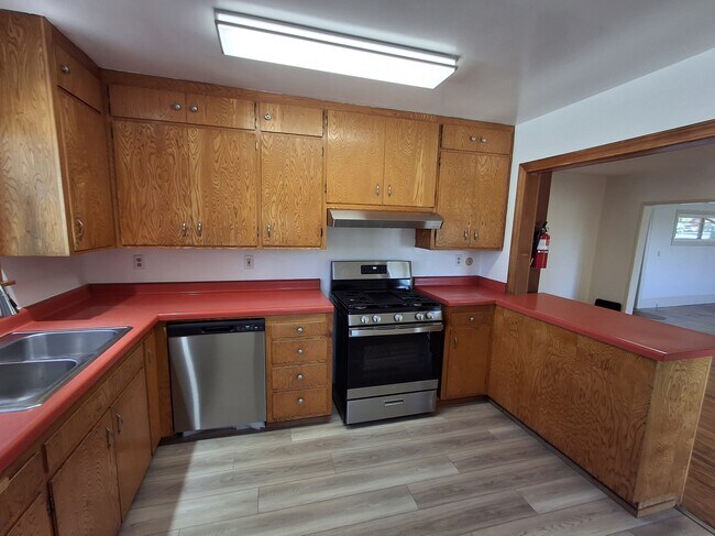 Primary Photo - 1132 Sutter St