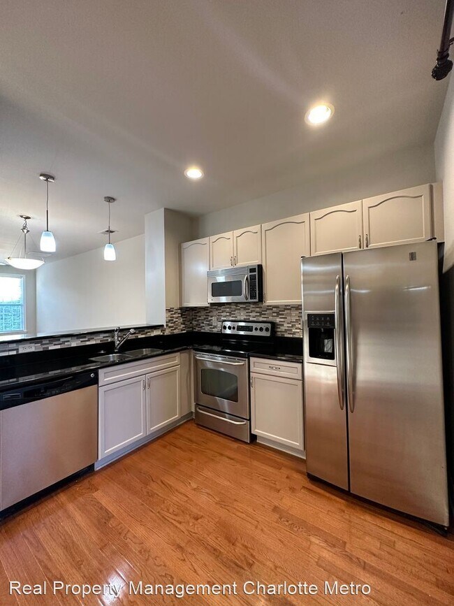 Building Photo - 2 br, 2.5 bath House - 1122 Dean Hall Lane