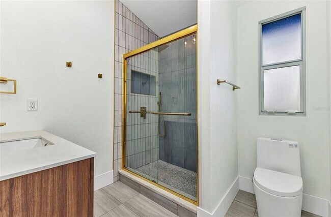 Building Photo - 1611 Sheehan Blvd