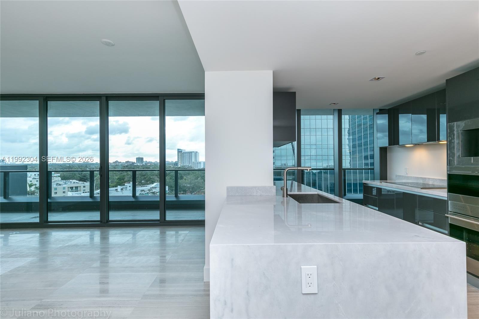 Building Photo - 1451 Brickell Ave
