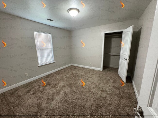 Building Photo - Charming Corner Lot Home in Desirable City View