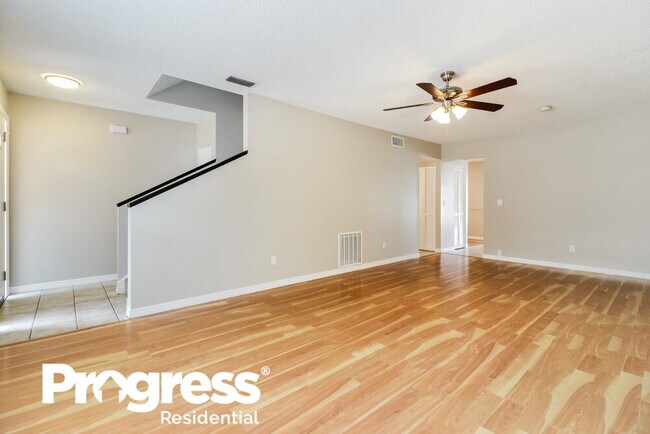 Building Photo - 2825 Cedaridge Dr