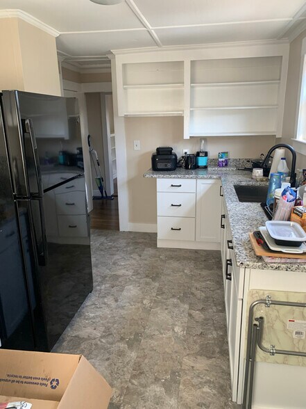 Building Photo - 173 Main St