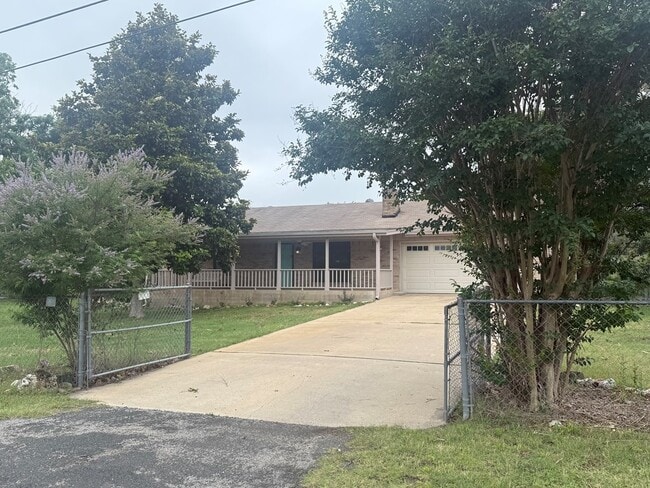 Building Photo - 129 Forest Cir