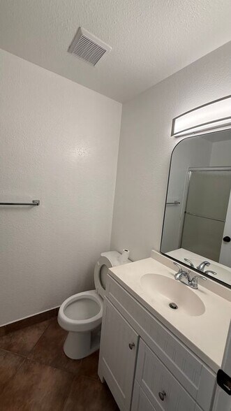 Building Photo - 607 S Humphreys Ave