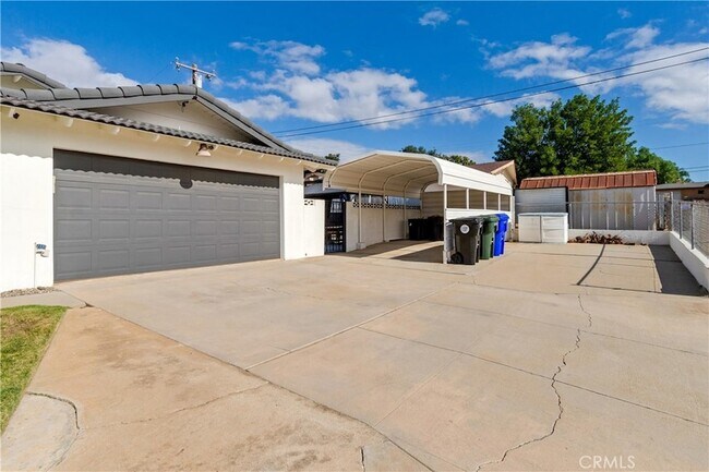 Building Photo - 12951 Cascade St