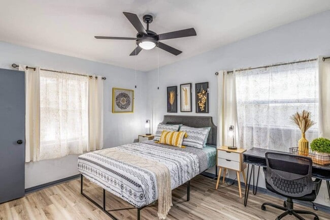 Building Photo - 1406 Conway Rd