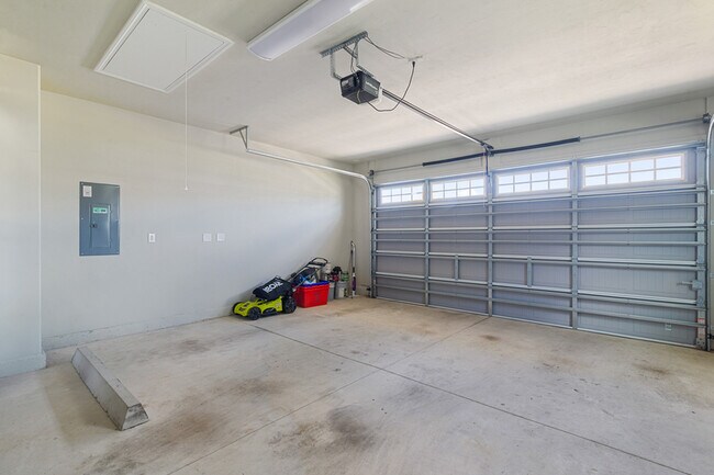 Building Photo - 1689 SW 71st CIR