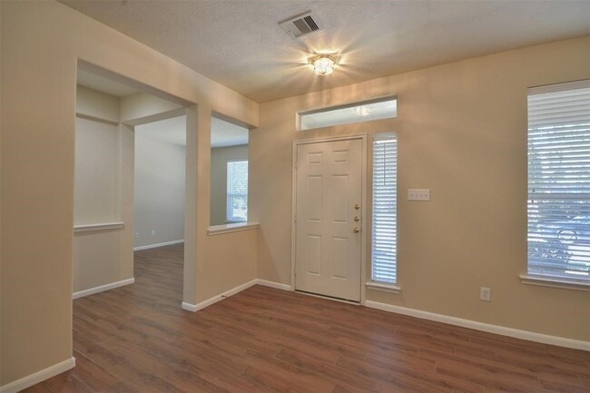 Building Photo - 17210 Mitchell Pass Ln