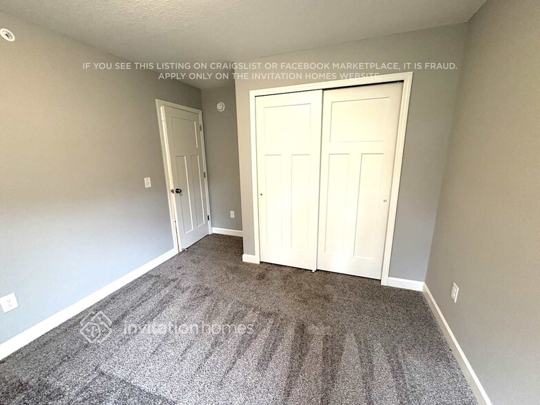 Building Photo - 6490 Inspire Cir S