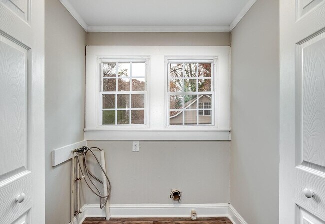 Building Photo - Charming, Fully Updated Ranch Home Near Downtown Kannapolis!