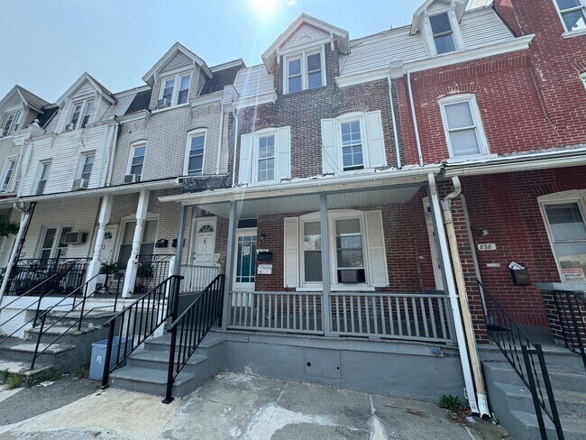Primary Photo - 826 N Ninth St