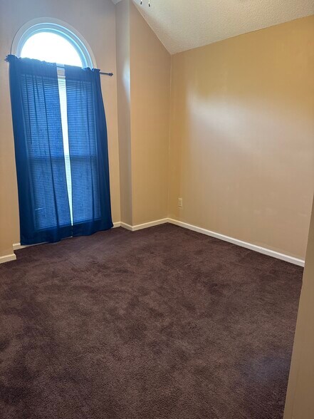 Bedroom 3 - 160 Wainwright Mnr