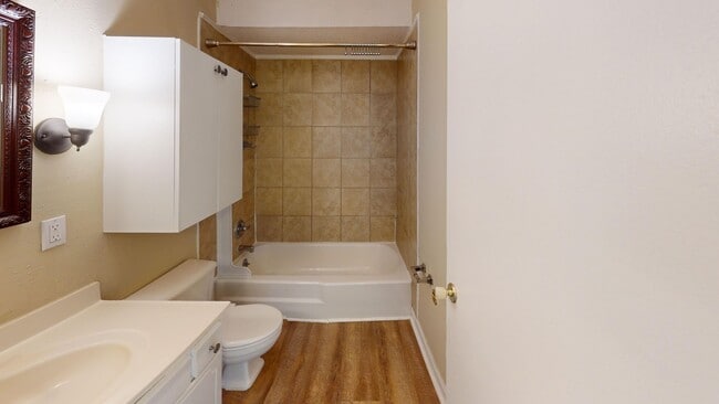 Building Photo - Cozy 2-BR Dilworth Condo - Move-In Ready!