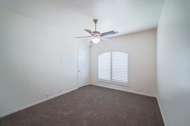 Building Photo - 11606 Canyon Woods Dr