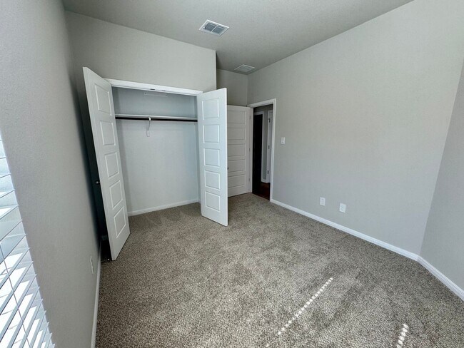 Building Photo - Stunning 3x2 Luxury Duplex in Buda, TX!