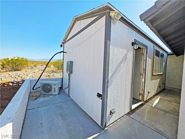Building Photo - 3630 E Vineyard Dr