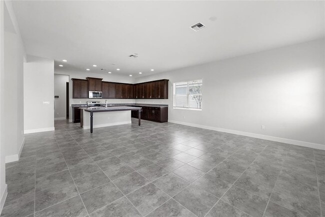 Building Photo - 5418 Empire Dr