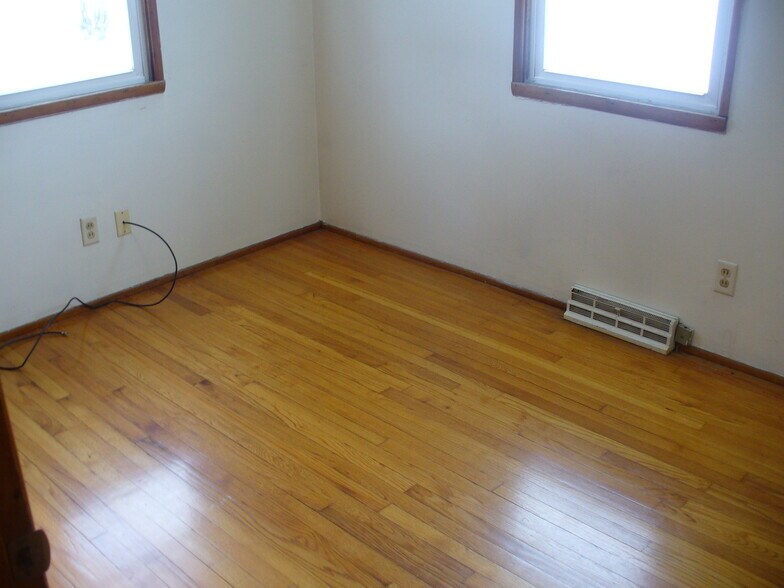 Building Photo - 6845 Carman Dr