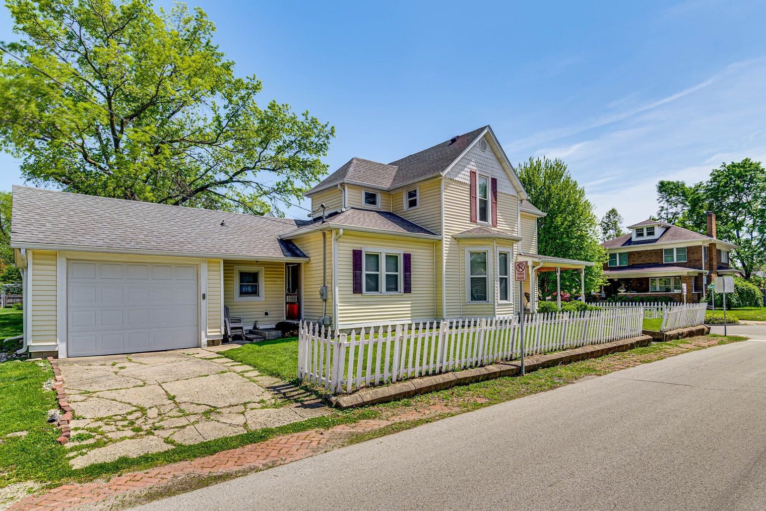 Building Photo - 1448 Maple Ave