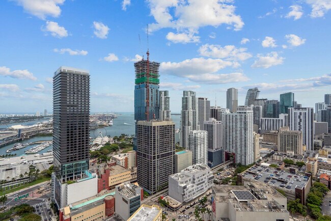 Building Photo - 121 NE 5th St