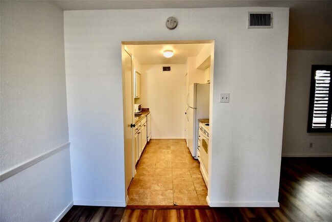 Building Photo - 4810 McKinney Ave