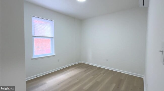Building Photo - 1628 W Lehigh Ave