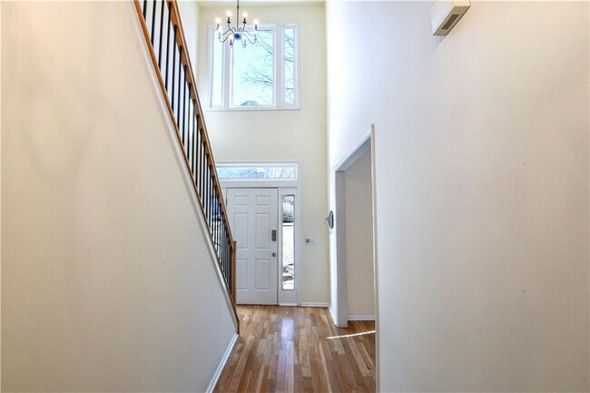 Building Photo - 1865 Oak Tree Hollow