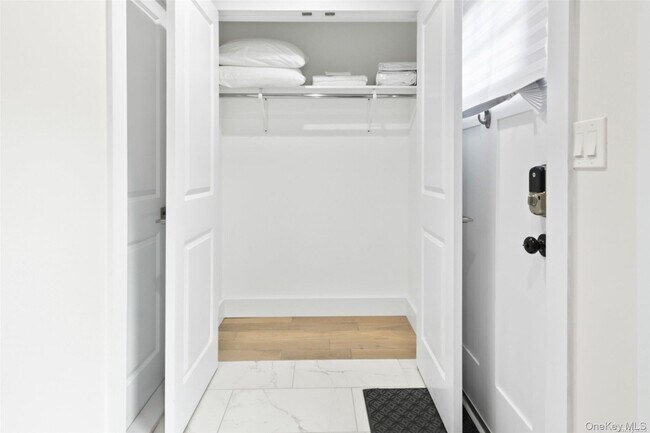 Building Photo - 25 Peters Ln