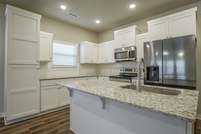 Building Photo - Now Preleasing