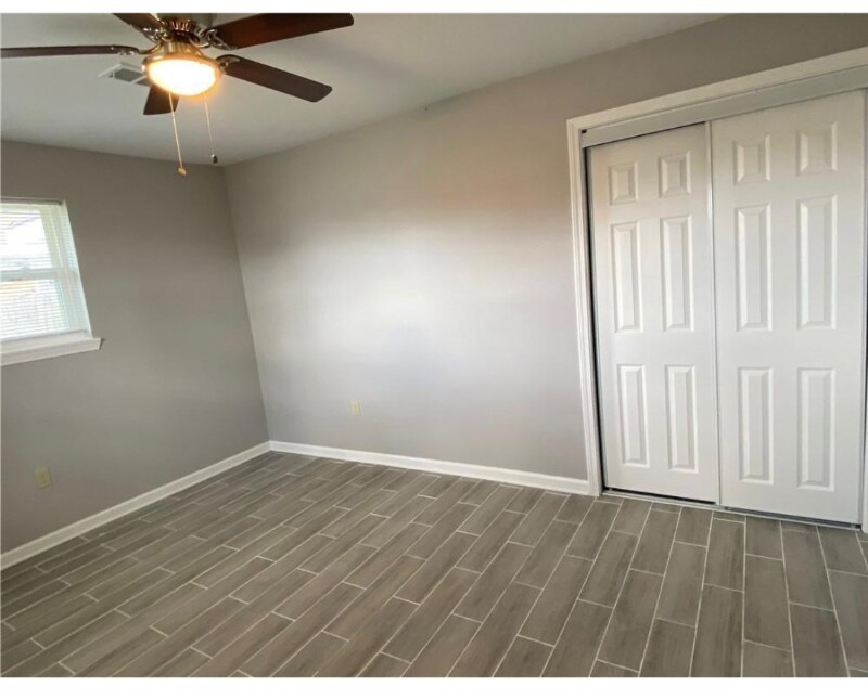 Building Photo - 2814 Pakenham Dr