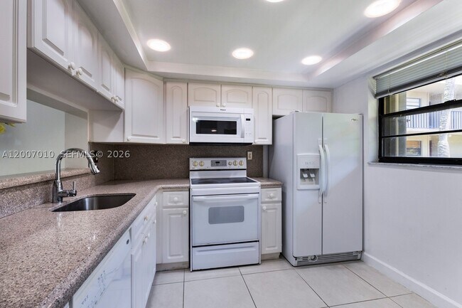 Building Photo - 10855 SW 112th St